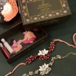 Saafed KomalCouple Rakhi Box Set