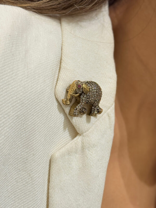 Golden leaflet Brooch